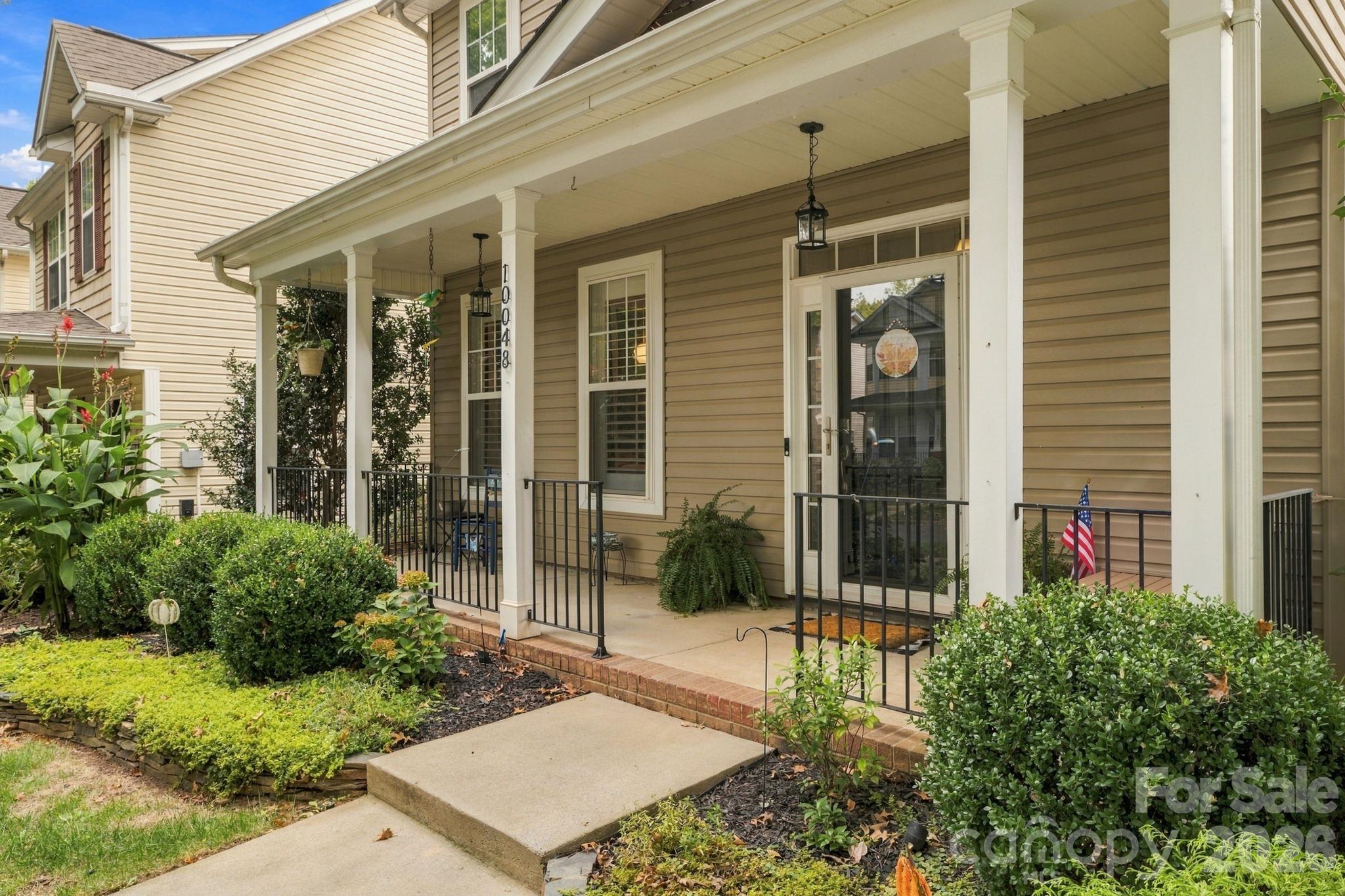Single Family Residence at 10048 Switchyard Drive, Cornelius, photo 4 of 36
