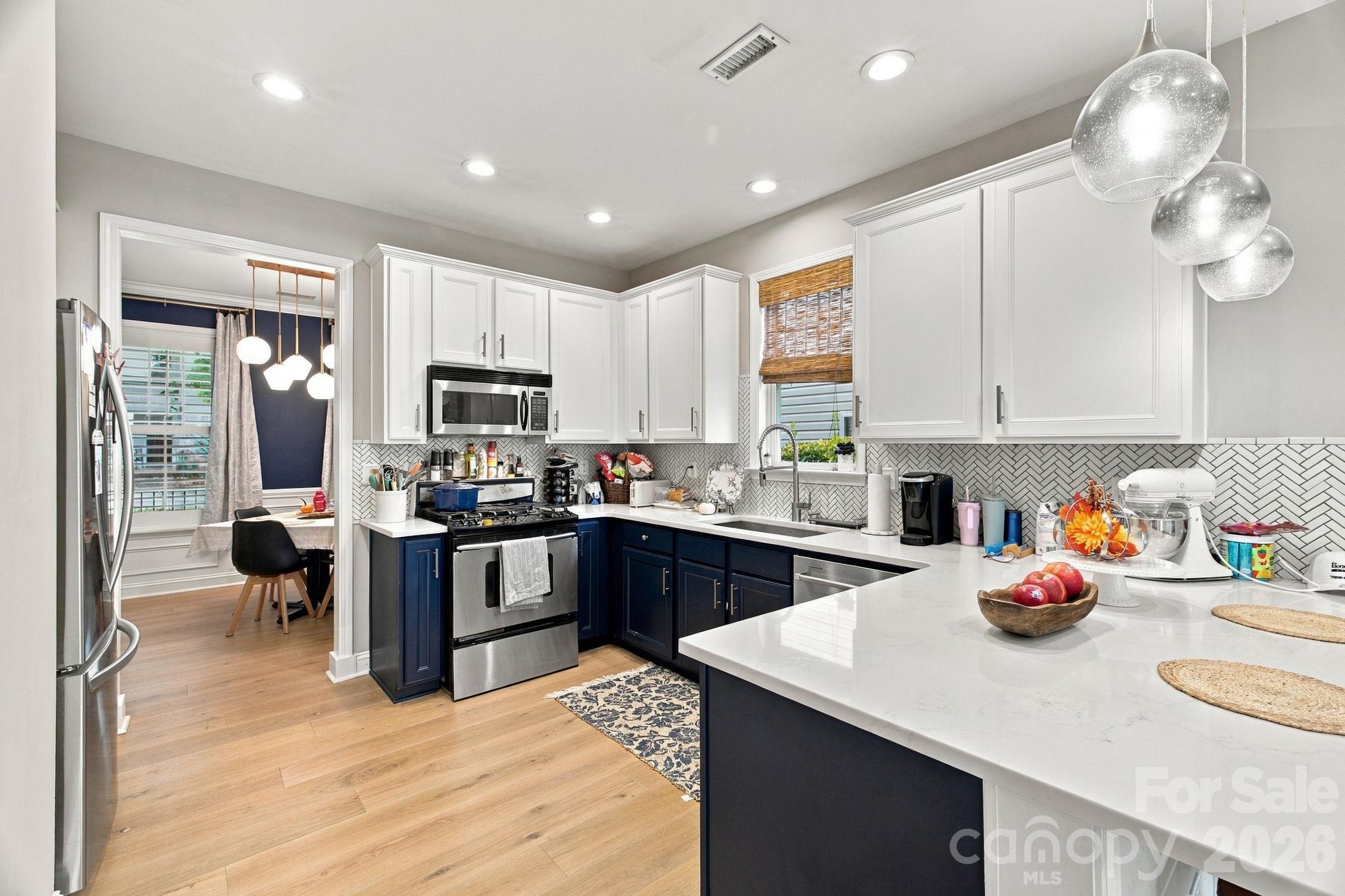 Single Family Residence at 10048 Switchyard Drive, Cornelius, photo 10 of 36