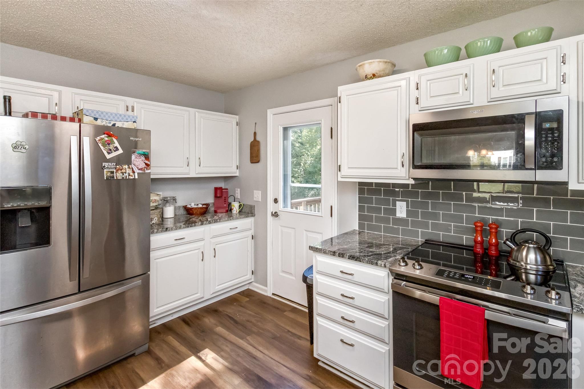 Kitchen Wet bar - 2911 Middleton Place, Hendersonville