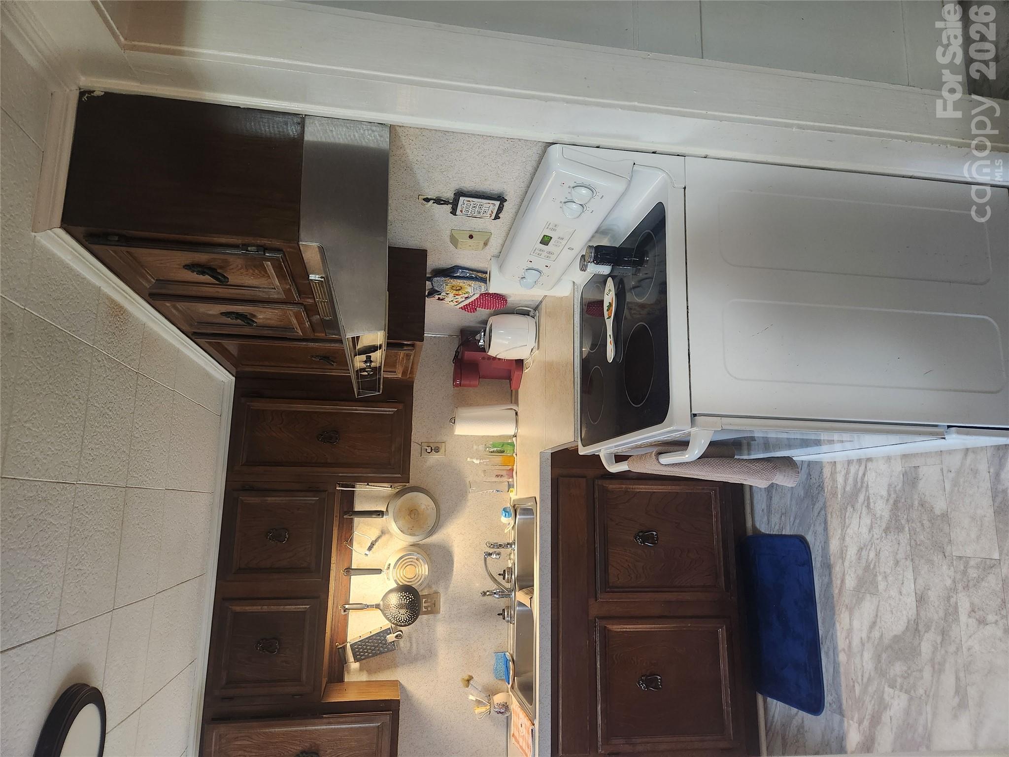 Kitchen - 1327 21st Street Street NE, Hickory