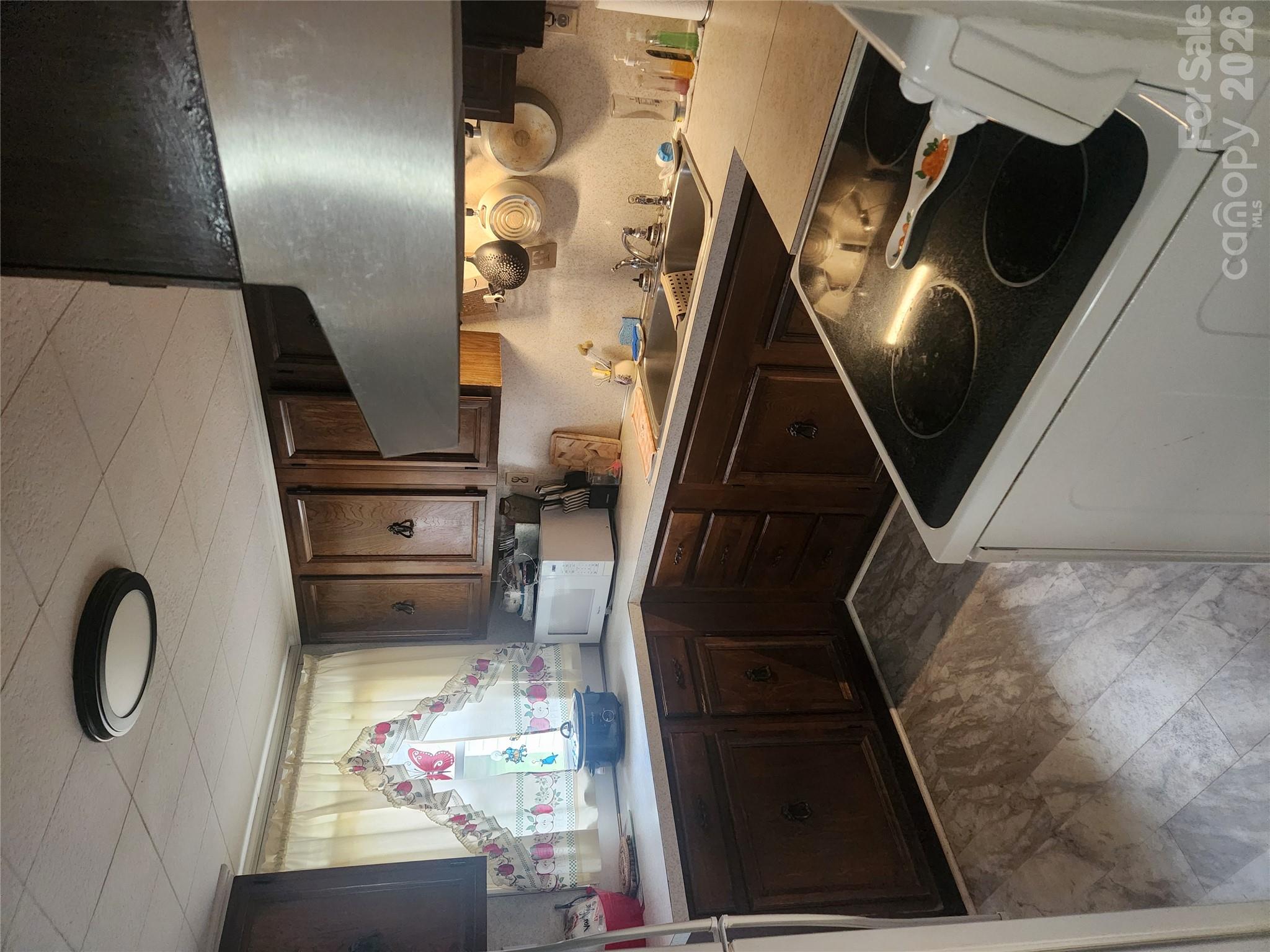 Kitchen - 1327 21st Street Street NE, Hickory