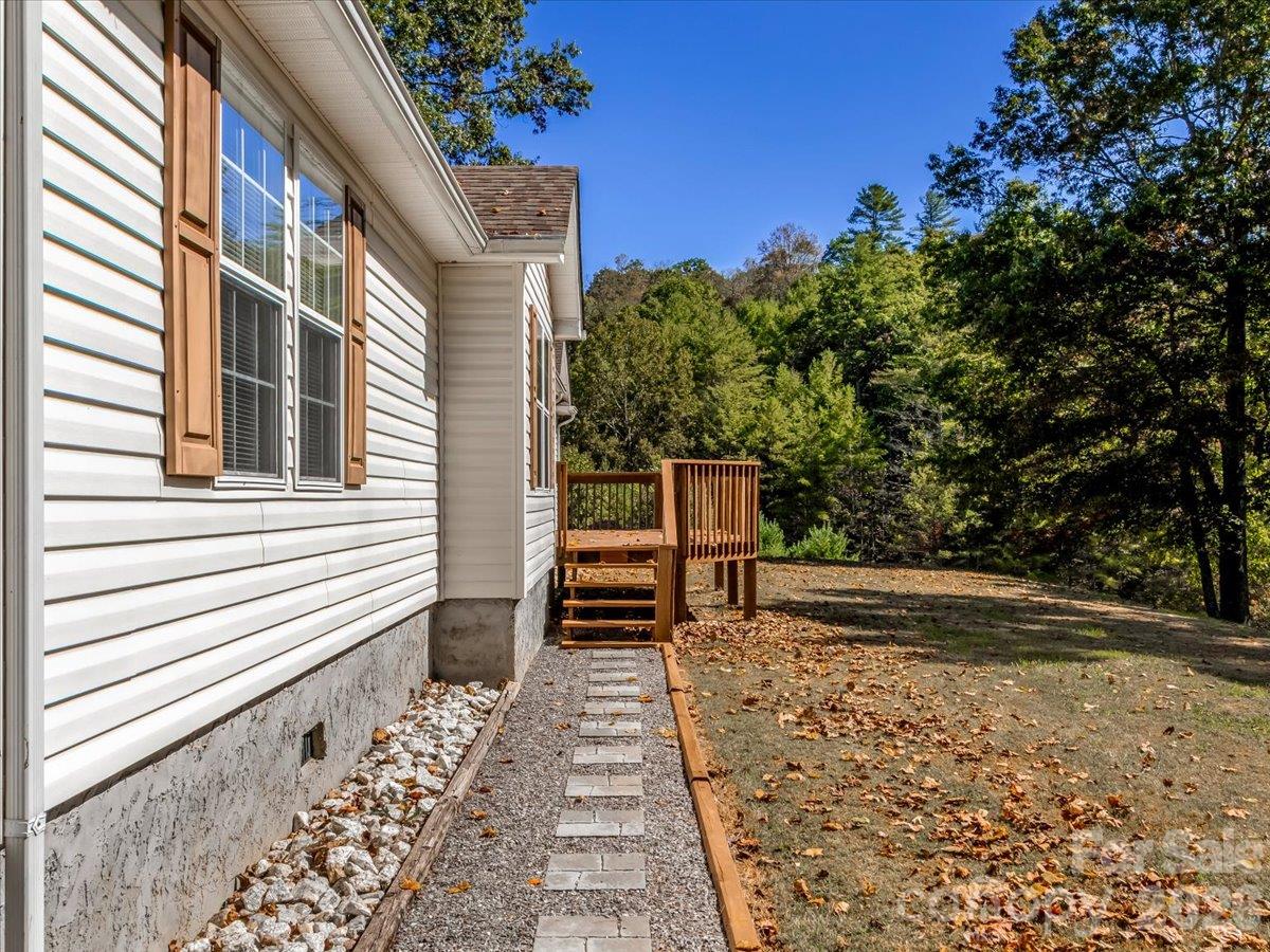 Single Family Residence at 59 Higher Ground Lane, Burnsville, photo 12 of 34
