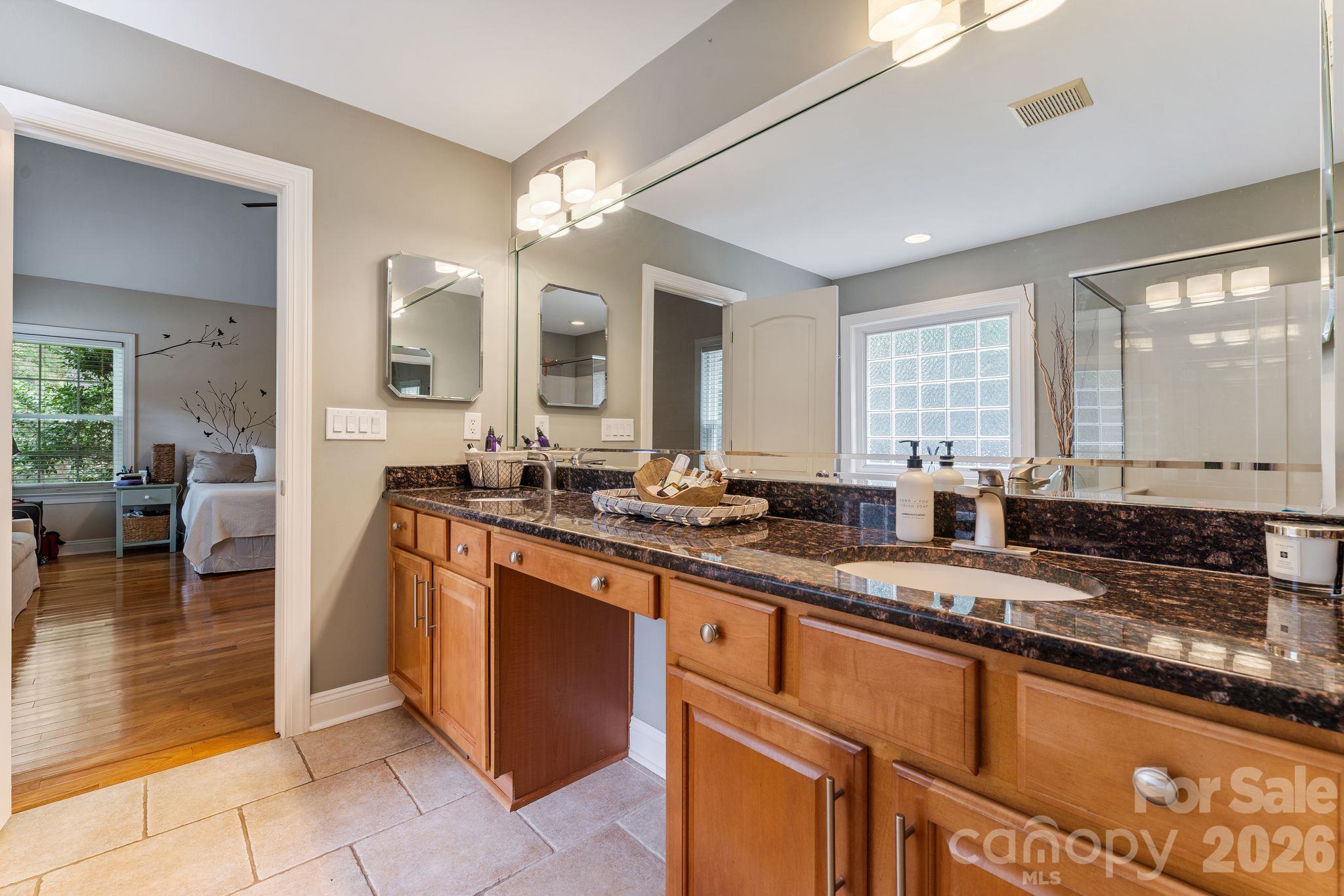 Single Family Residence at 6978 Pebble Bay Drive, Denver, photo 17 of 35