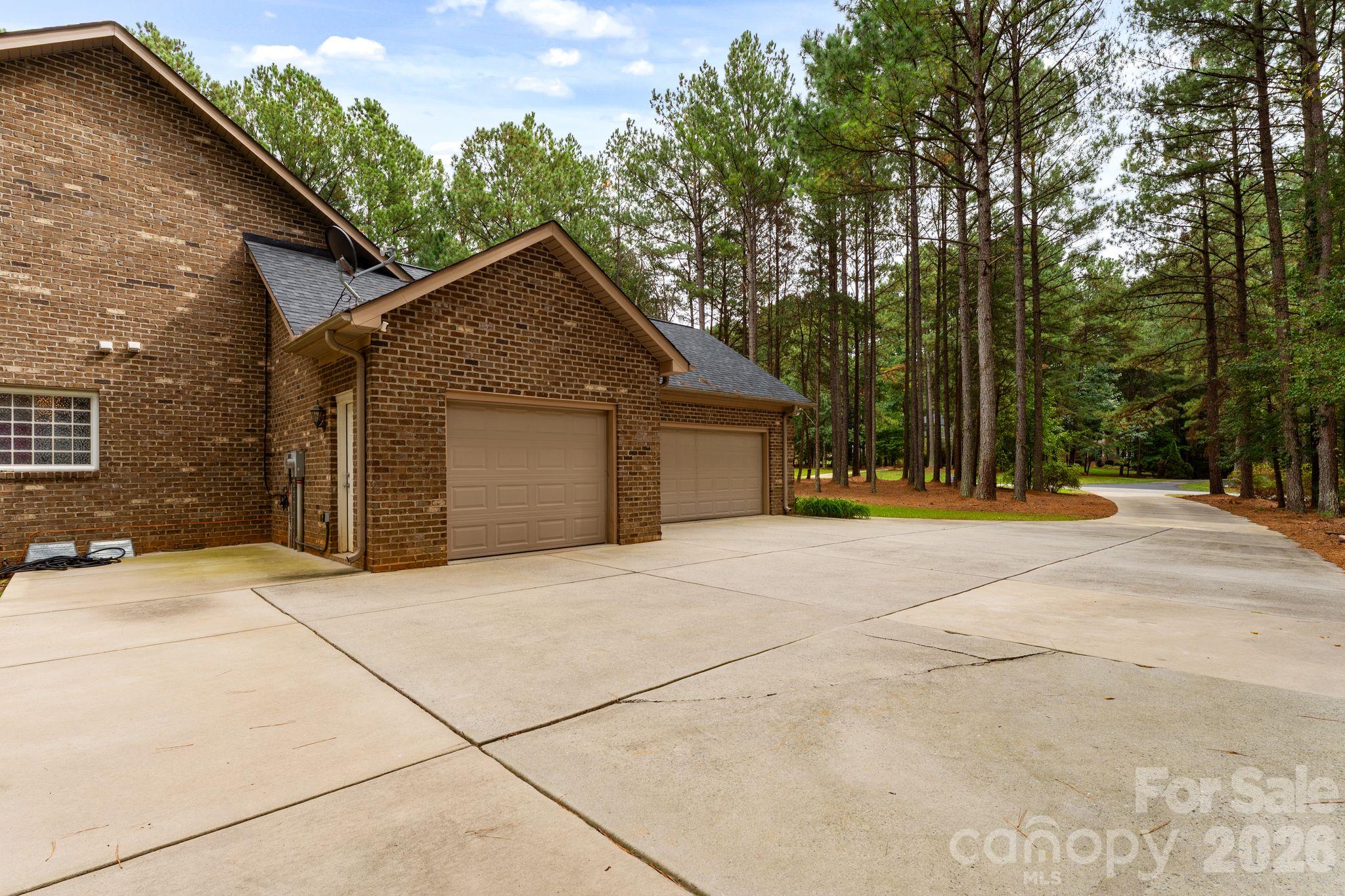 Single Family Residence at 6978 Pebble Bay Drive, Denver, photo 30 of 35