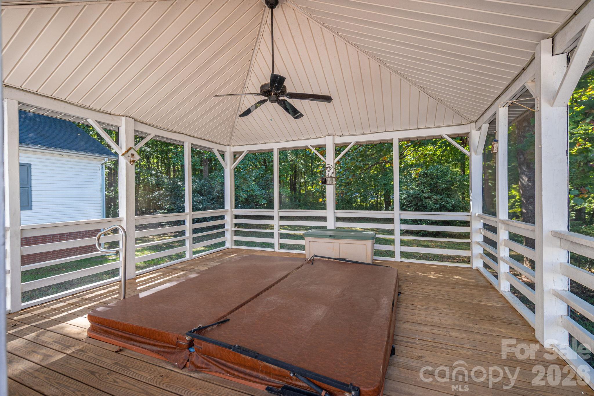 Single Family Residence at 2545 Les Lane, Denver, photo 14 of 36