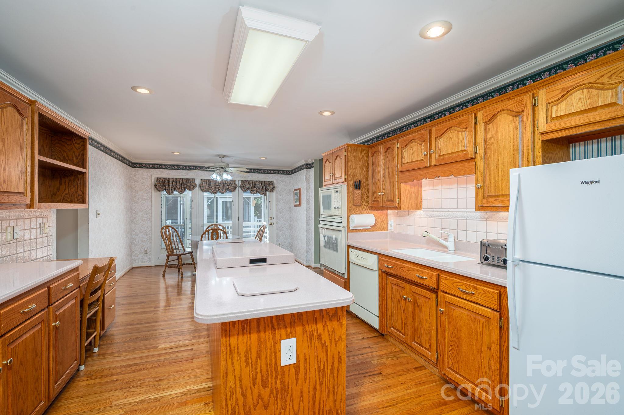 Single Family Residence at 2545 Les Lane, Denver, photo 21 of 36
