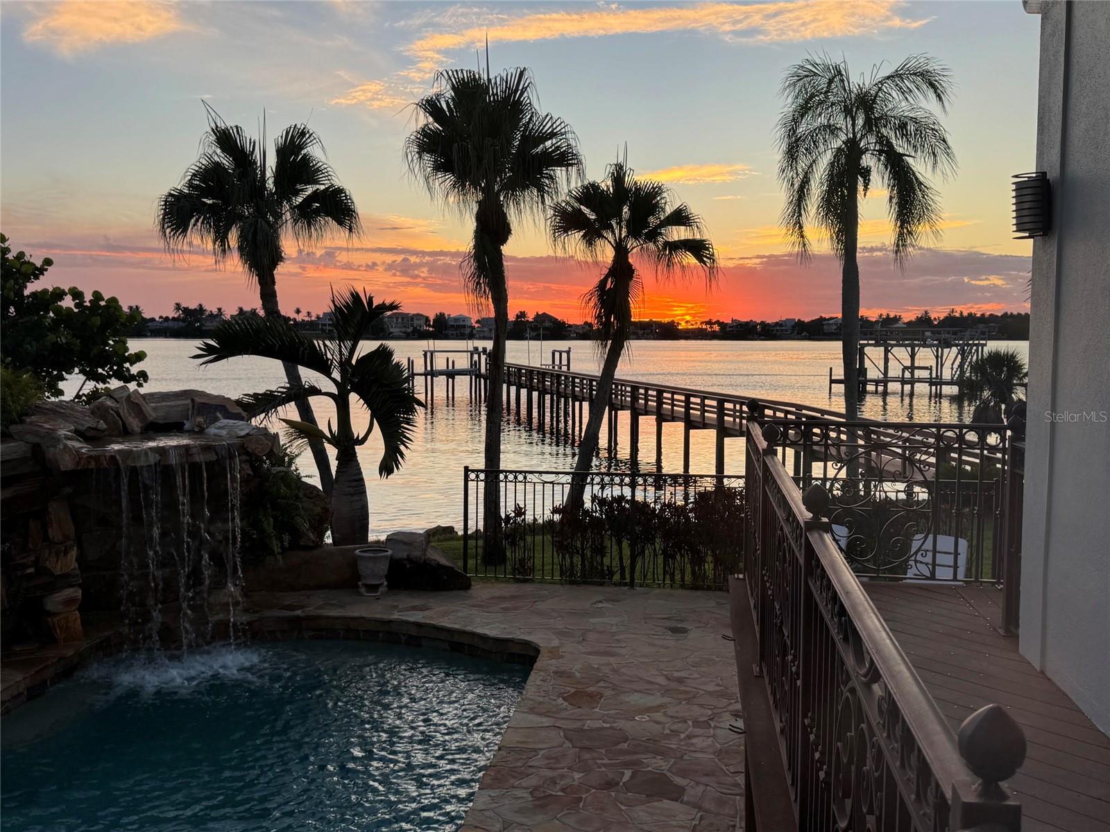 2115 LYCHEE LN