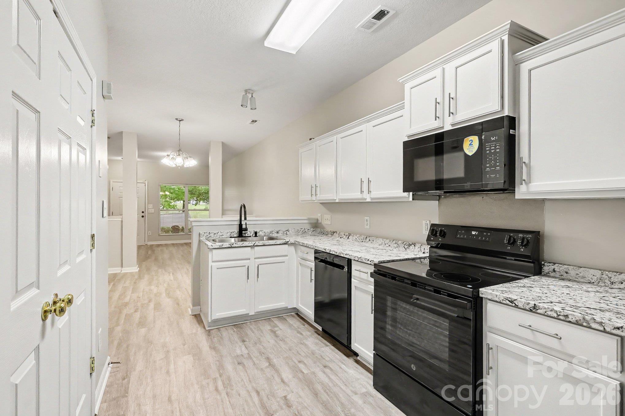 Townhouse at 2655 Meadow Knoll Drive, Charlotte, photo 7 of 26