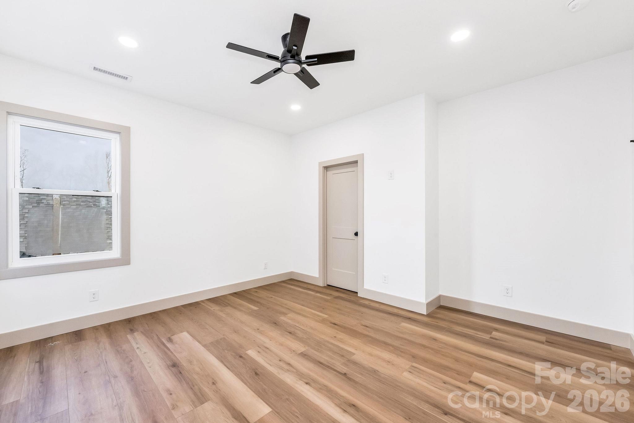 Townhouse at 2113 24th Street Lane, Hickory, photo 33 of 43
