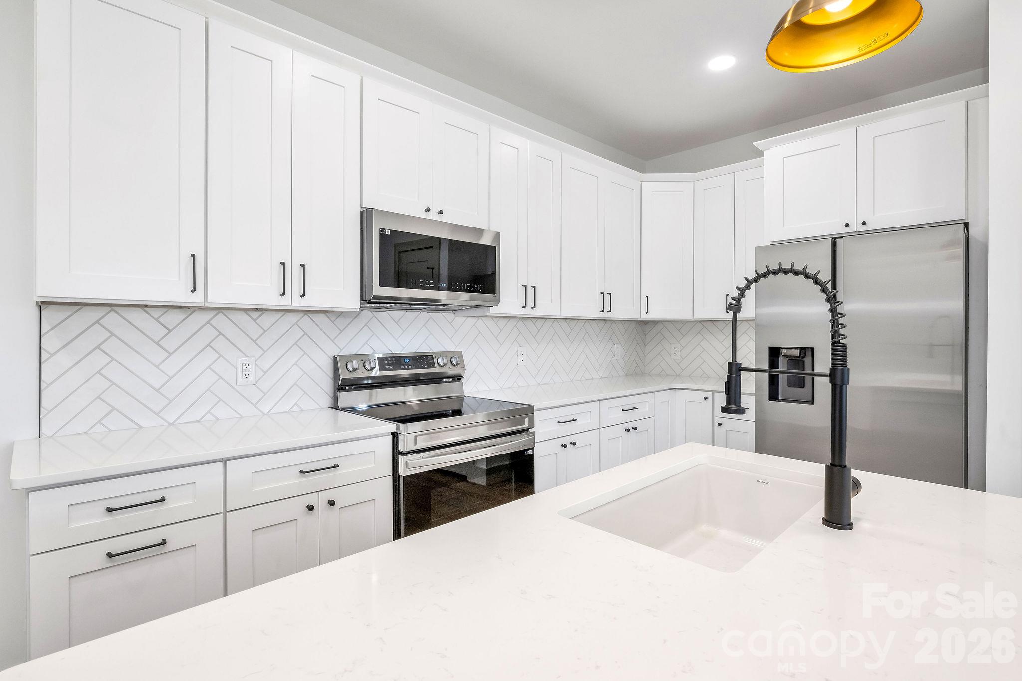Townhouse at 2117 24th Street Lane, Hickory, photo 13 of 43