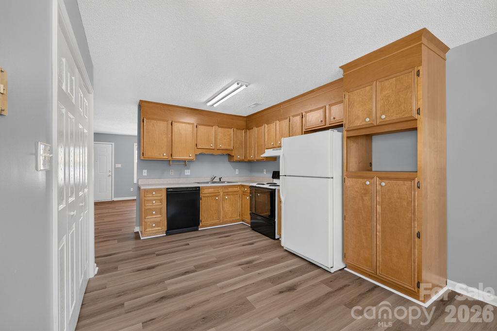 Townhouse at 122 24th Street NW, Hickory, photo 15 of 21