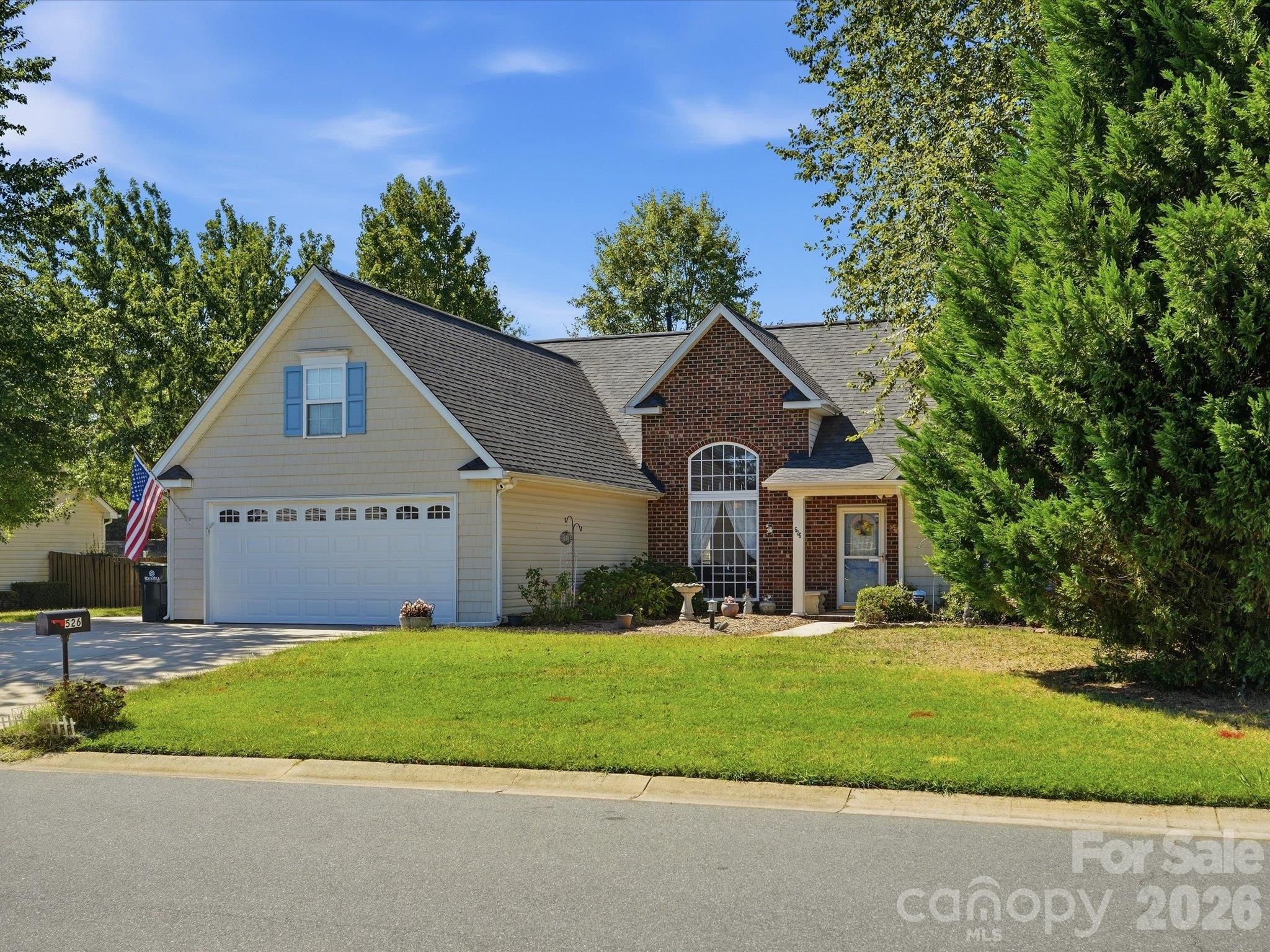 Single Family Residence at 526 Kenbridge Lane, Rock Hill, photo 2 of 47