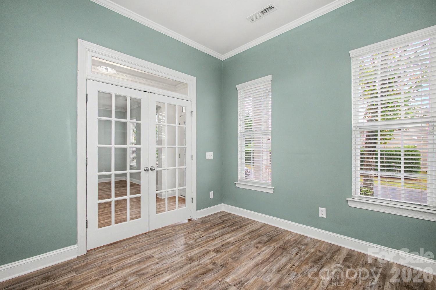 Single Family Residence at 10509 Serape Road, Charlotte, photo 4 of 41