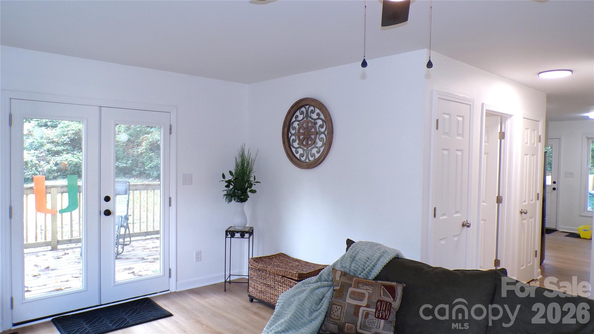 Single Family Residence at 5504 Ilford Street, Charlotte, photo 8 of 31