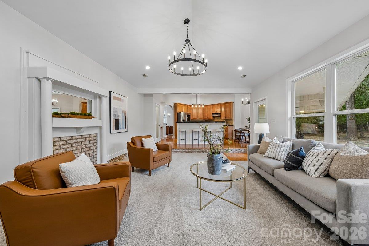 Single Family Residence at 5329 Kuykendall Road, Charlotte, photo 14 of 42
