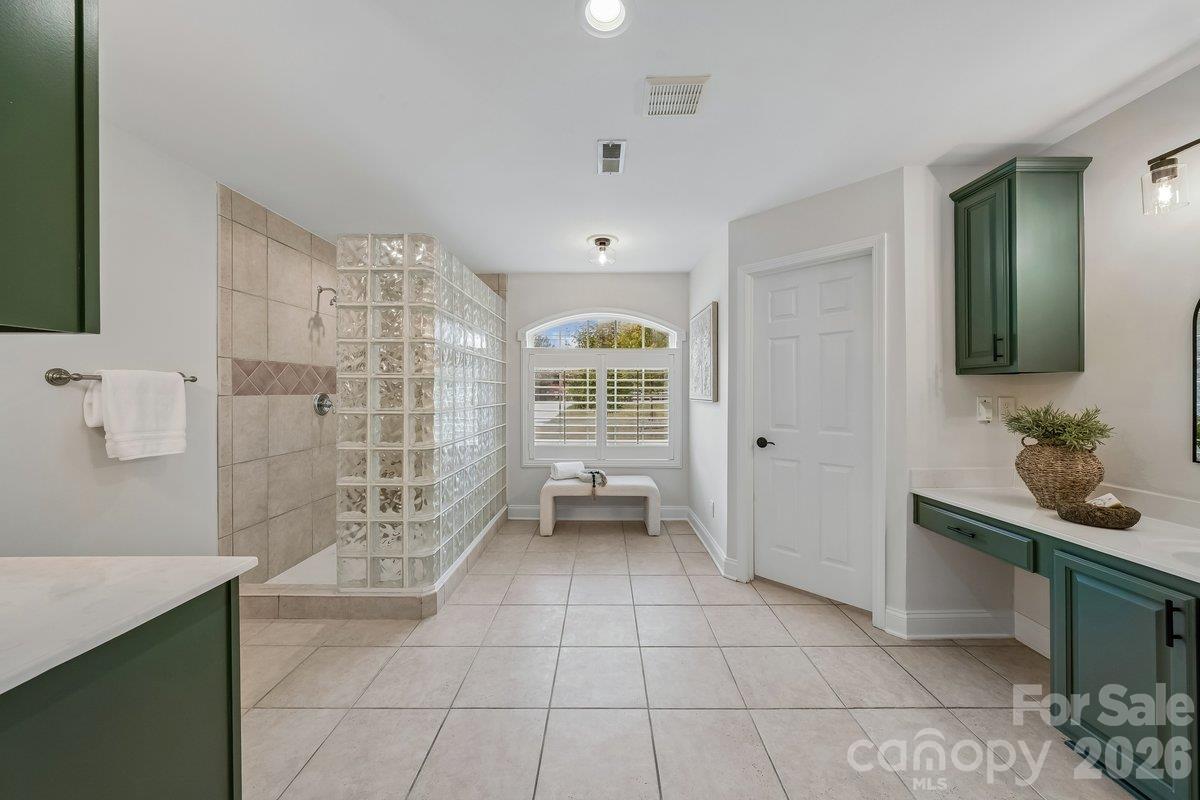 Single Family Residence at 5329 Kuykendall Road, Charlotte, photo 26 of 42