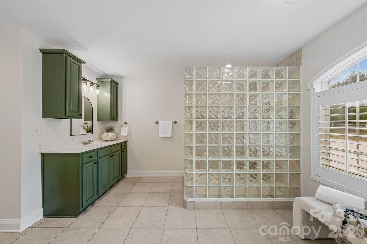 Single Family Residence at 5329 Kuykendall Road, Charlotte, photo 28 of 42