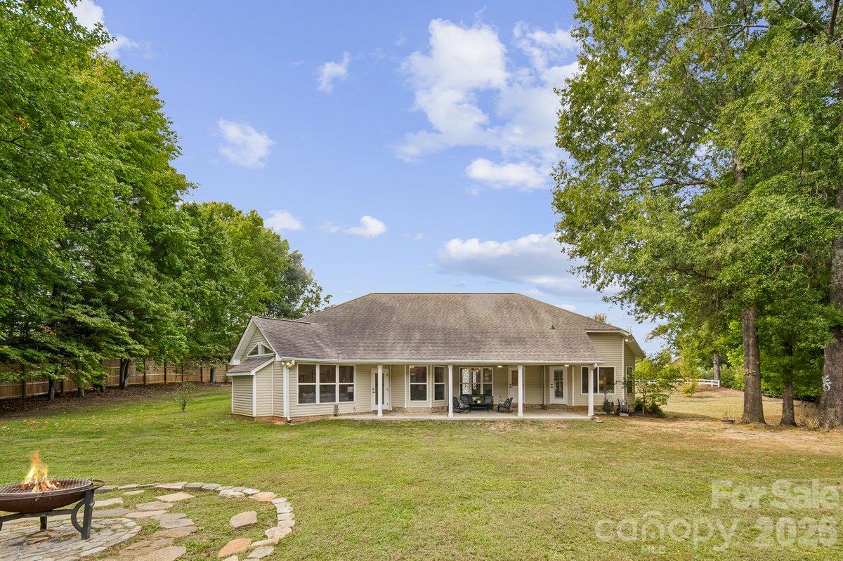 Single Family Residence at 5329 Kuykendall Road, Charlotte, photo 38 of 42