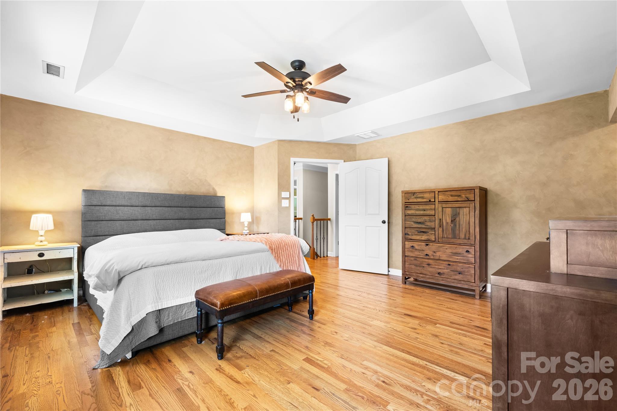 Single Family Residence at 925 38th Avenue NE, Hickory, photo 23 of 48