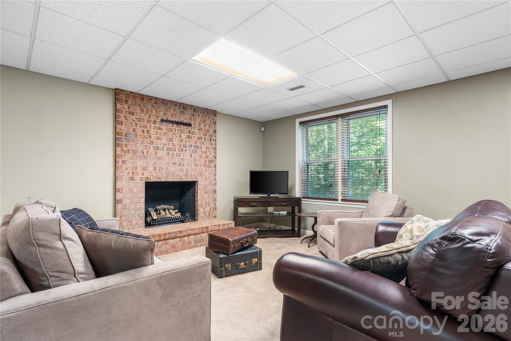 Single Family Residence at 925 38th Avenue NE, Hickory, photo 33 of 48