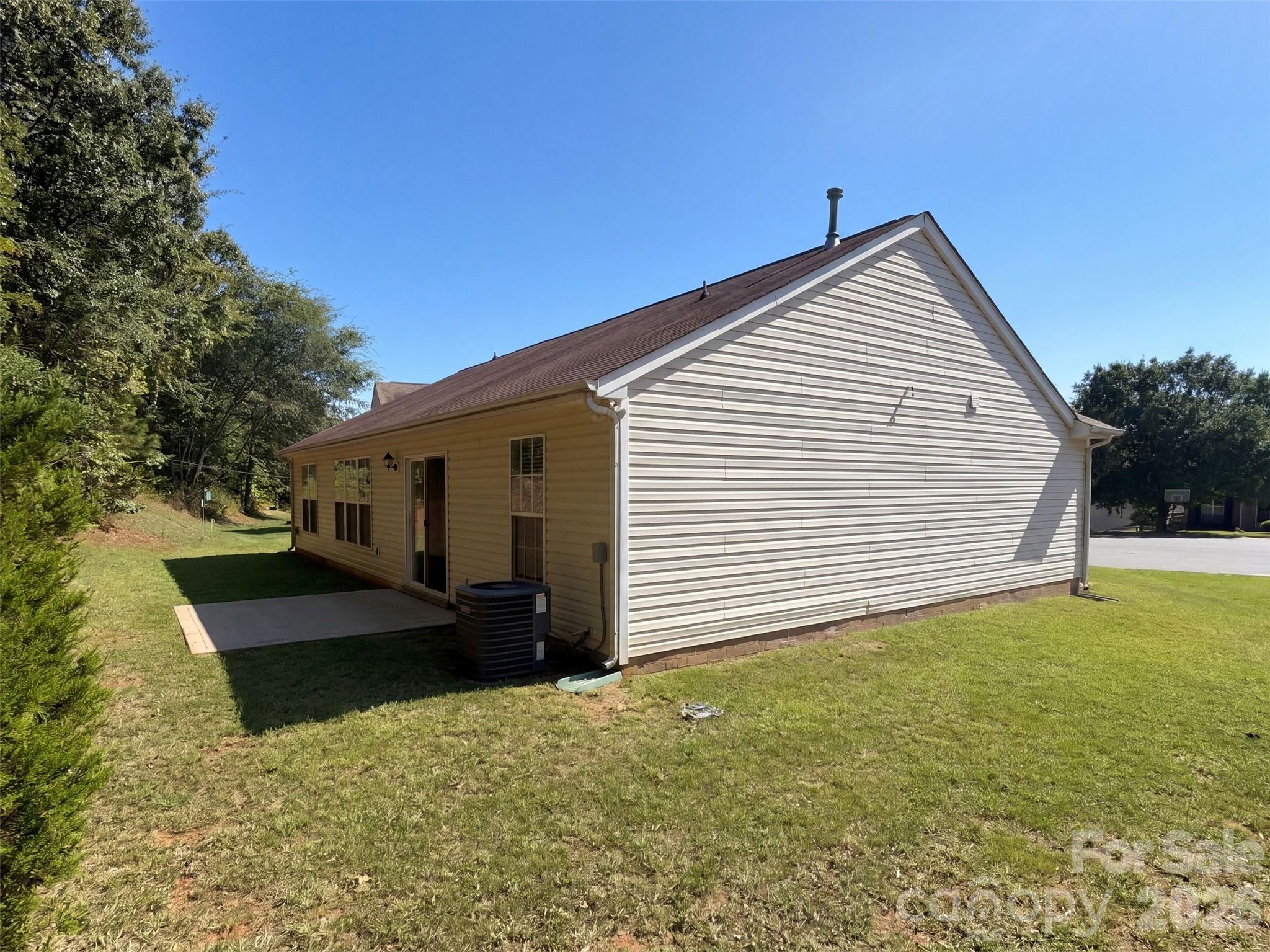 Single Family Residence at 2094 Chapel Creek Road SW, Concord, photo 21 of 24