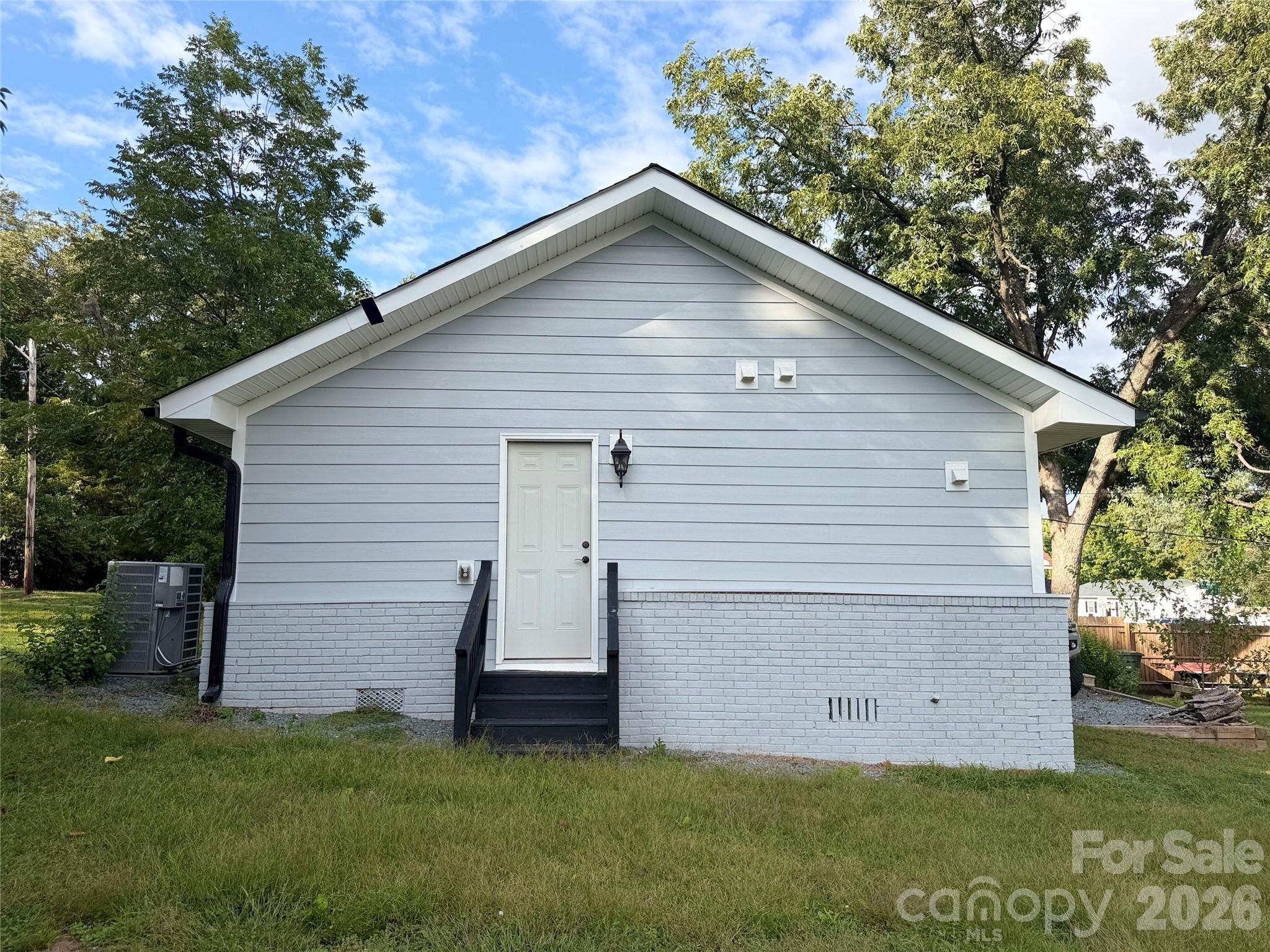 Single Family Residence at 803 Gordon Street, Monroe, photo 10 of 29
