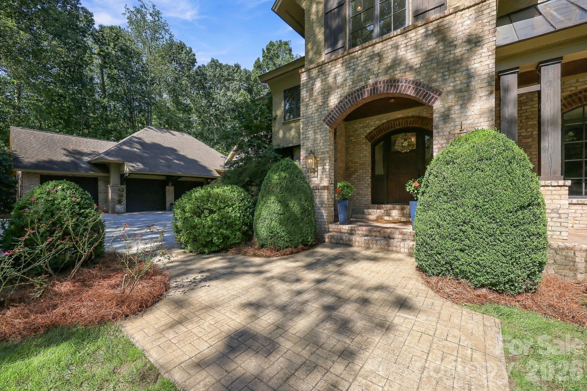 Single Family Residence at 115 Saddle Creek Court, Davidson, photo 3 of 45
