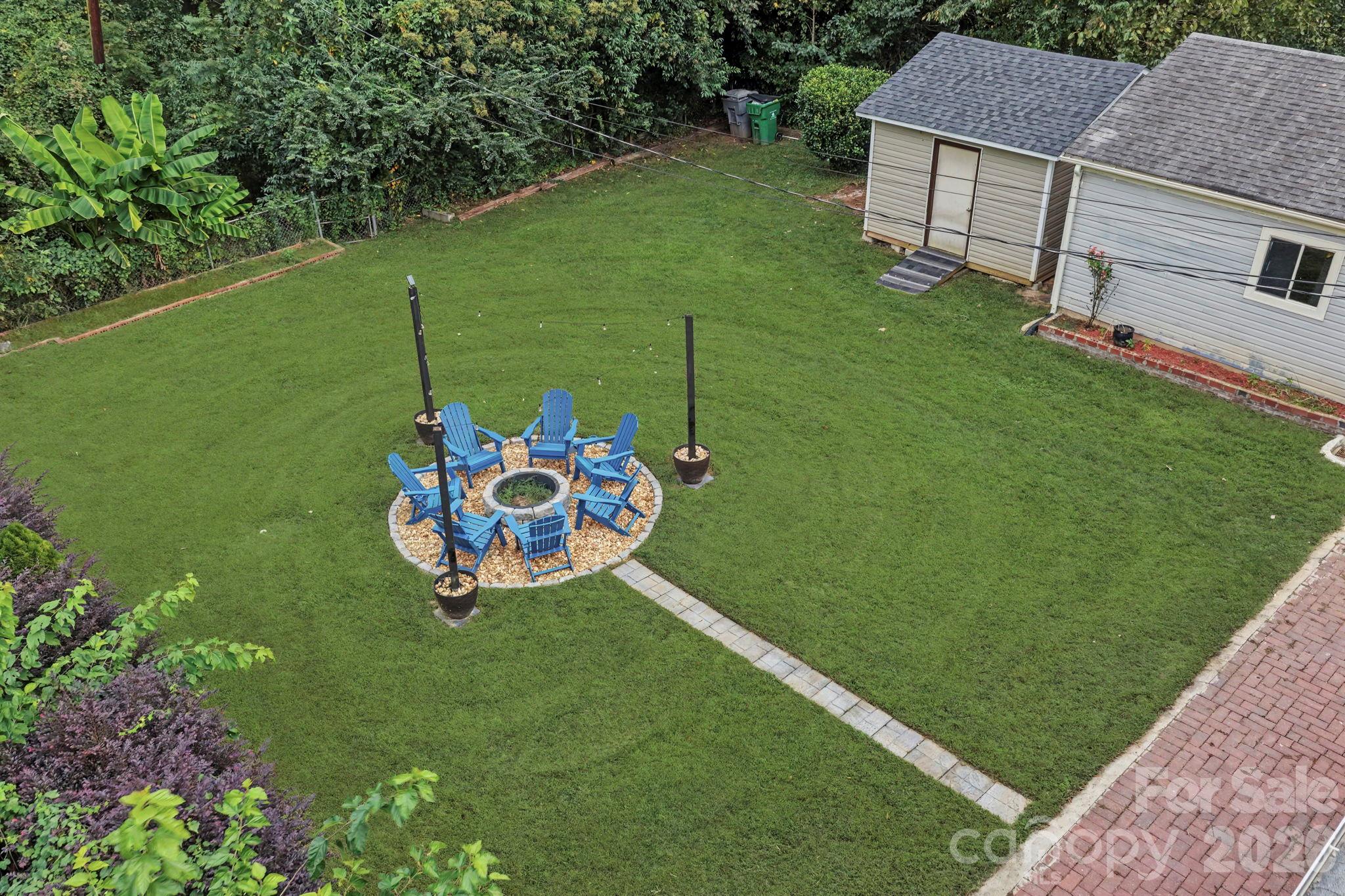Single Family Residence at 3931 Irvington Drive, Charlotte, photo 9 of 41