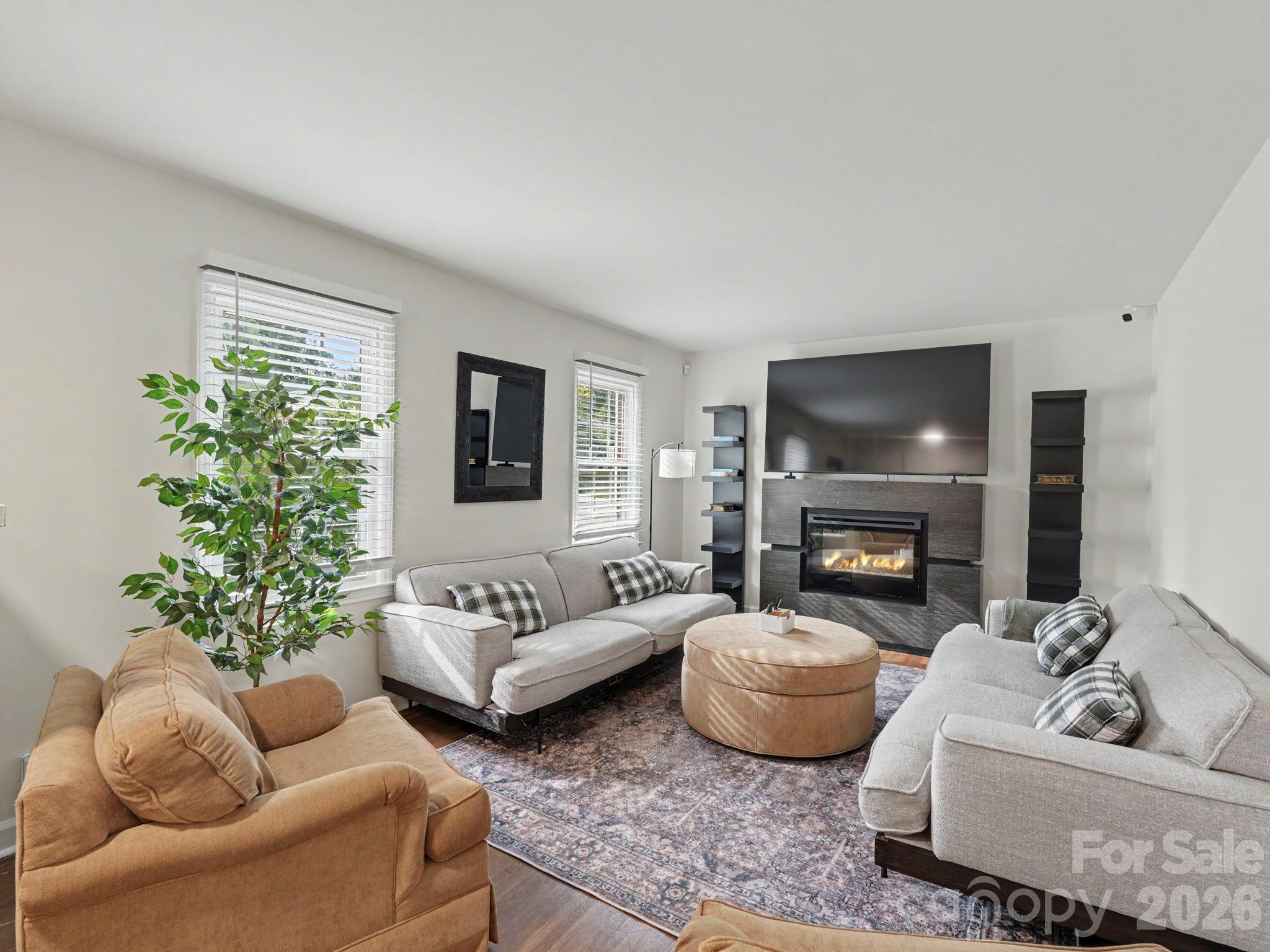 Single Family Residence at 3931 Irvington Drive, Charlotte, photo 12 of 41
