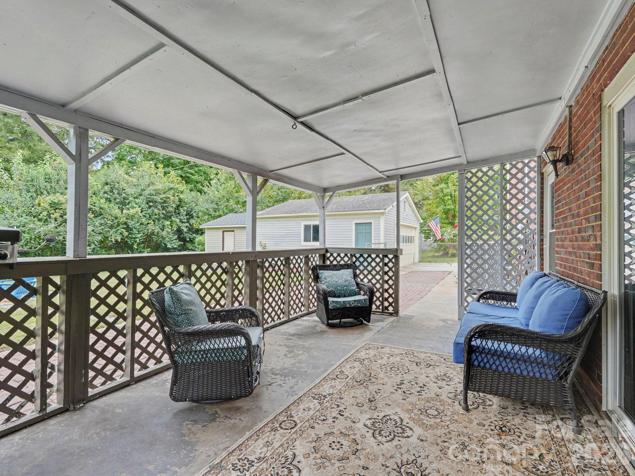 Single Family Residence at 3931 Irvington Drive, Charlotte, photo 25 of 41