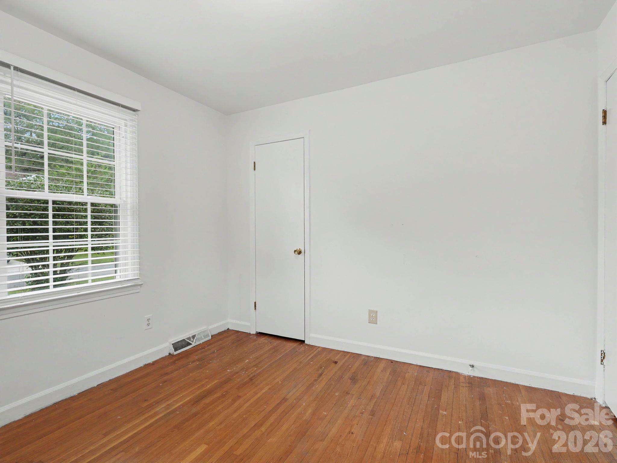 Single Family Residence at 3931 Irvington Drive, Charlotte, photo 31 of 41