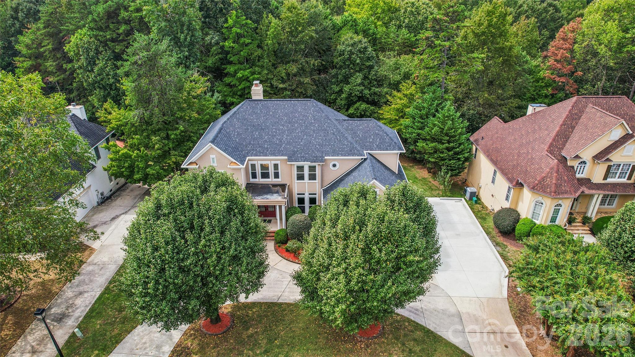 Single Family Residence at 16516 Riverpointe Drive, Charlotte, photo 3 of 42