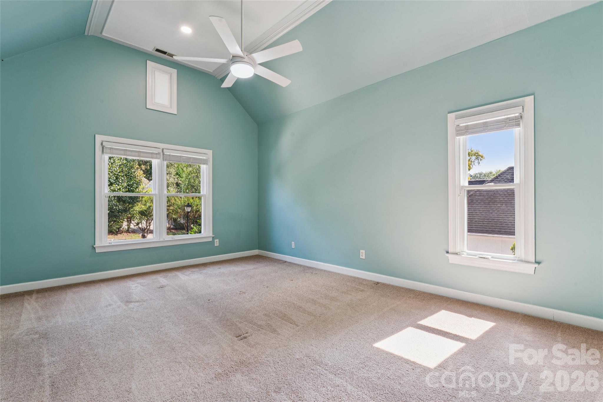 Single Family Residence at 16516 Riverpointe Drive, Charlotte, photo 10 of 42