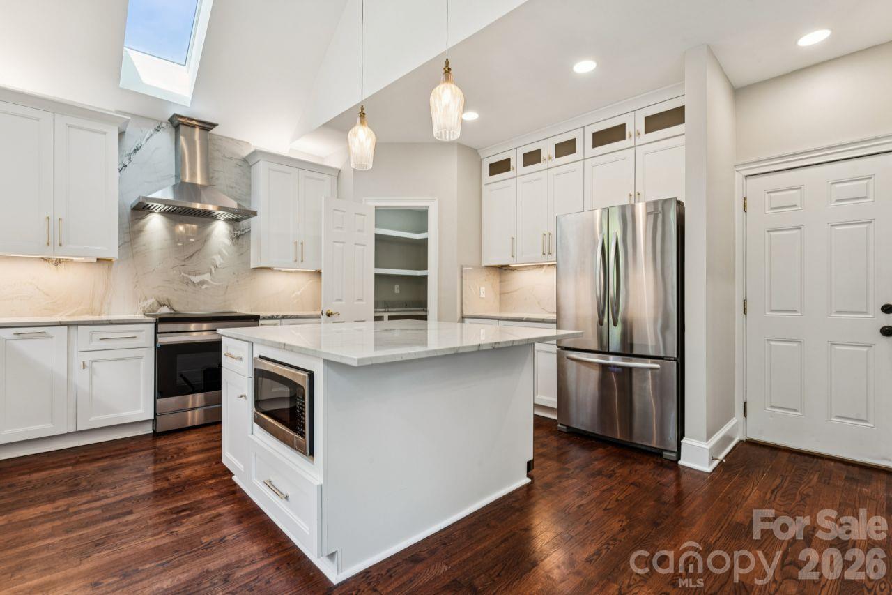 Single Family Residence at 16516 Riverpointe Drive, Charlotte, photo 27 of 42