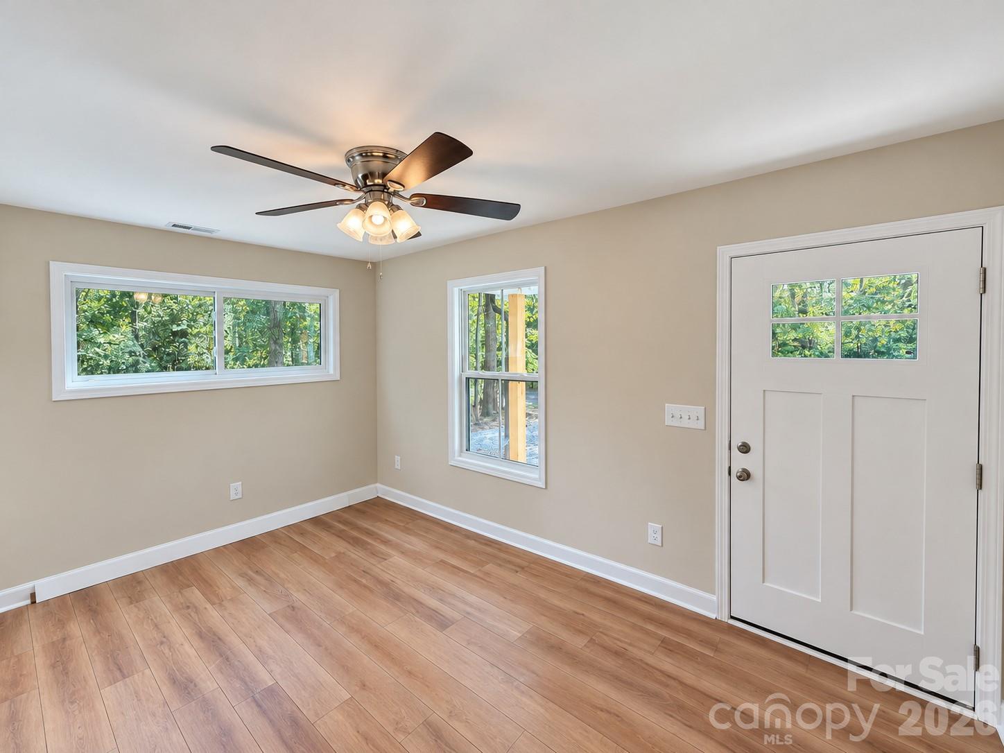Single Family Residence at 146 Hillcrest Road, New London, photo 3 of 20
