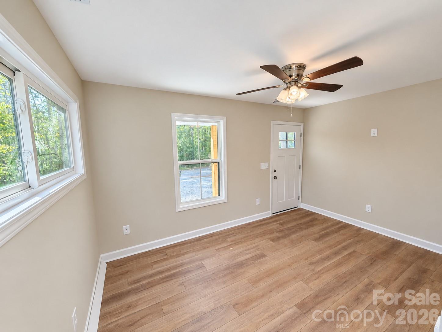 Single Family Residence at 146 Hillcrest Road, New London, photo 4 of 20