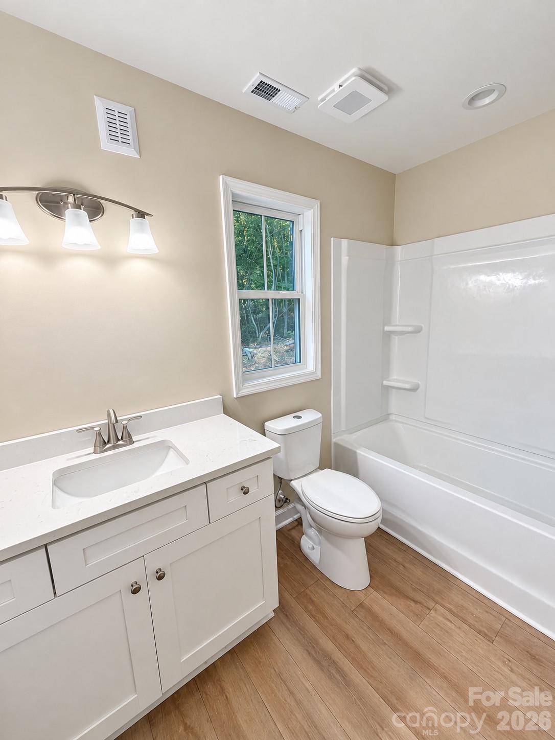 Main Level Bath - 146 Hillcrest Road, New London