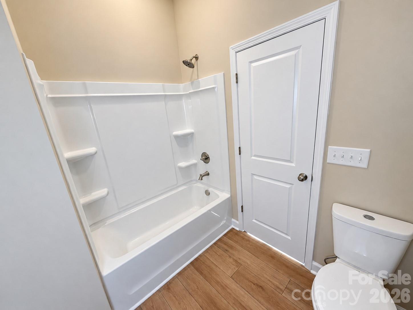 2nd level bath - 146 Hillcrest Road, New London