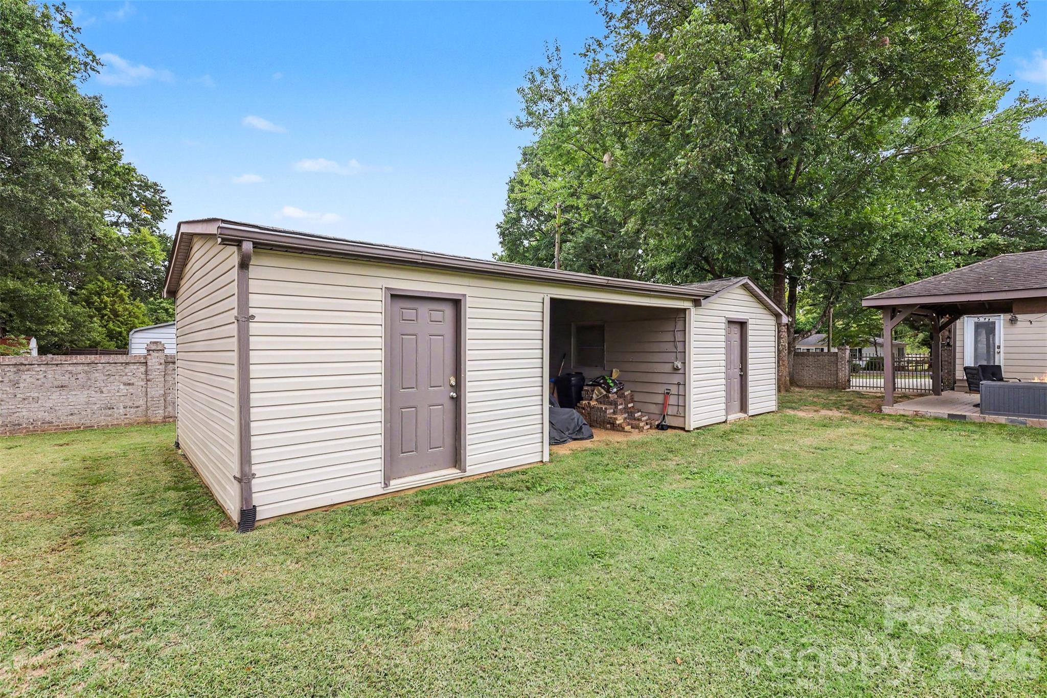 Workshop with electricity in Excellent Condition - 9202 Elgin Drive, Charlotte
