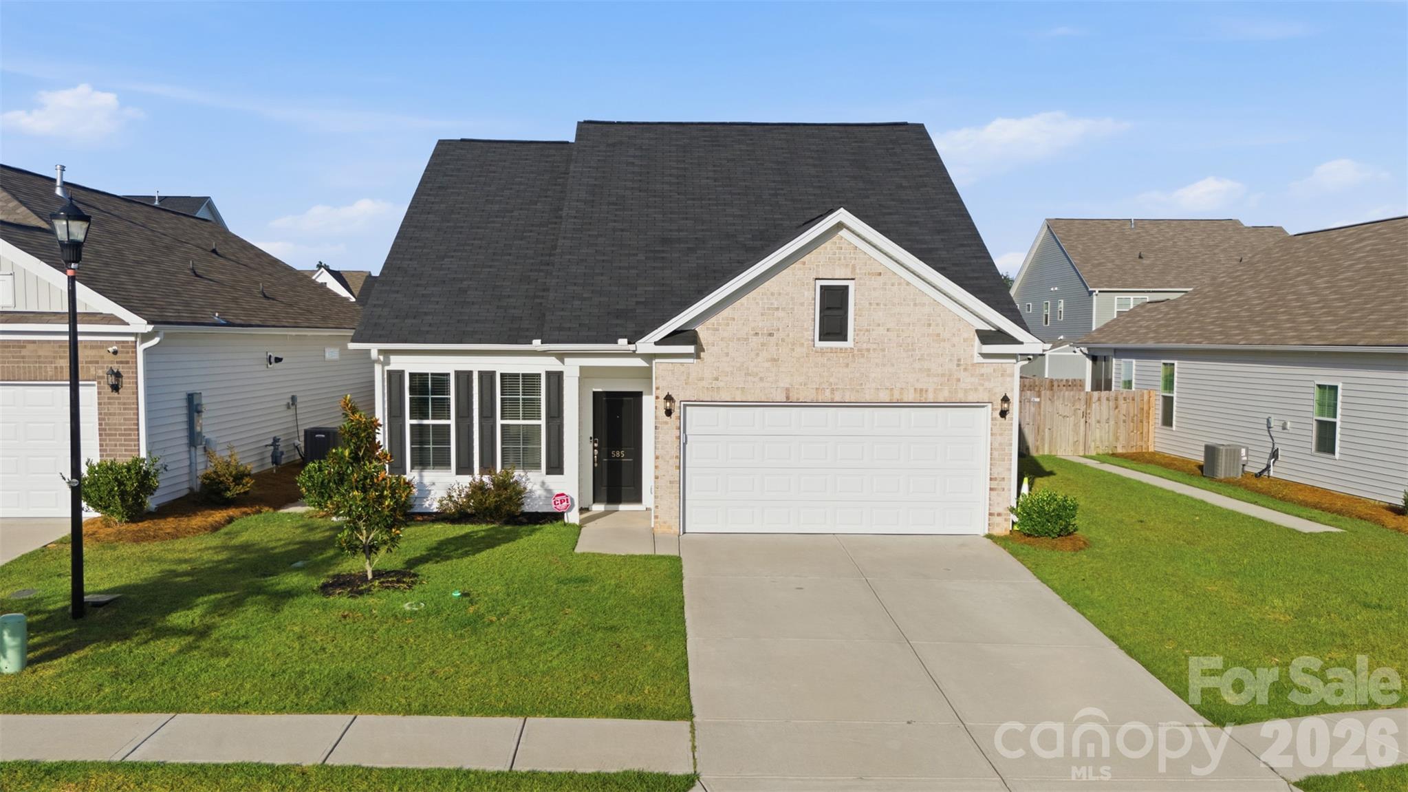 Single Family Residence at 585 Ludlow Lane, Columbia, photo 3 of 14