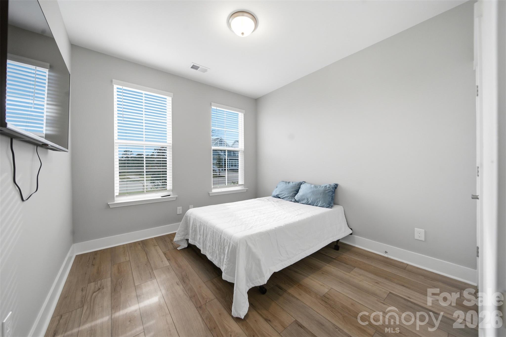 Single Family Residence at 585 Ludlow Lane, Columbia, photo 4 of 14