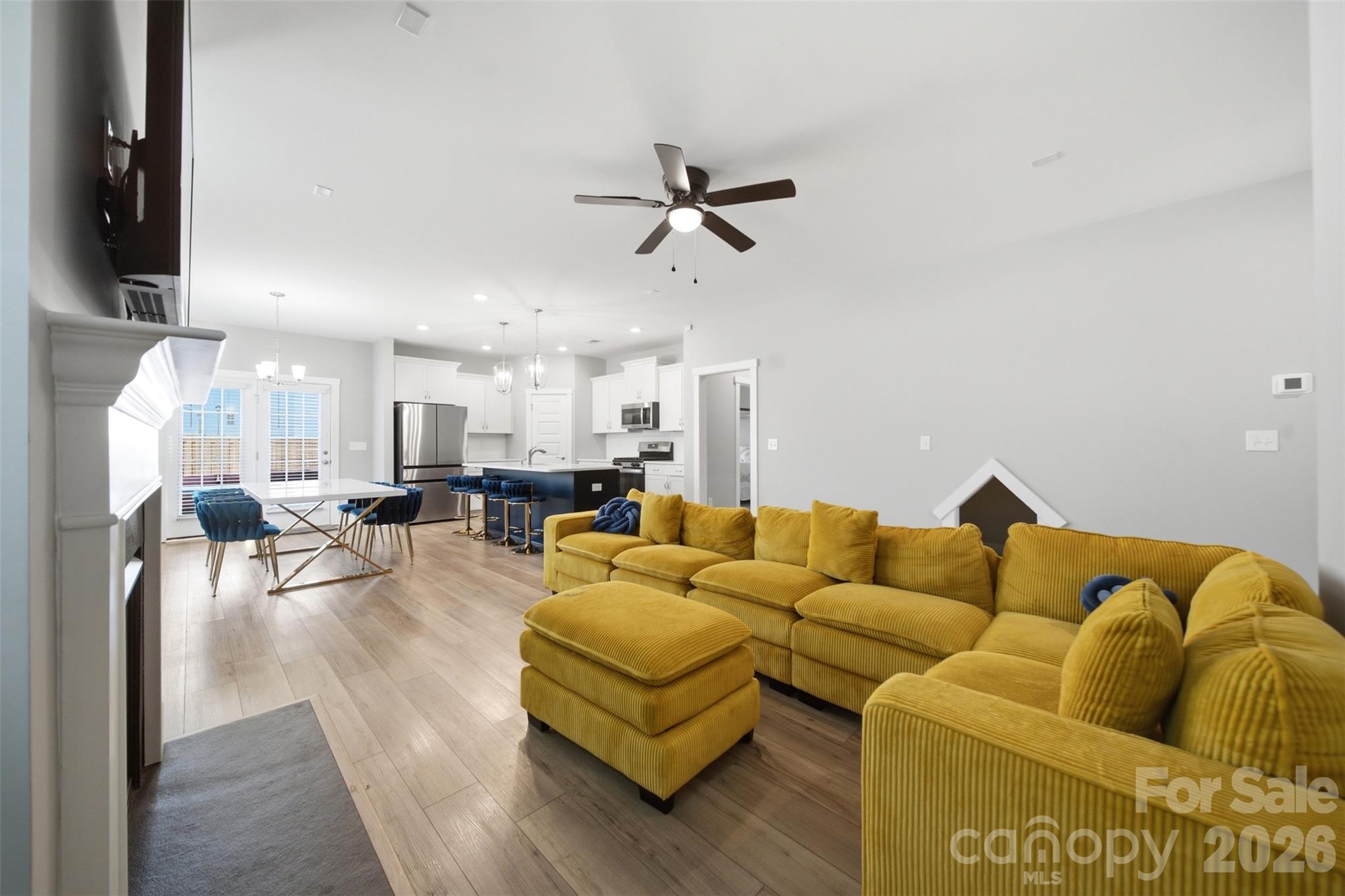 Single Family Residence at 585 Ludlow Lane, Columbia, photo 8 of 14