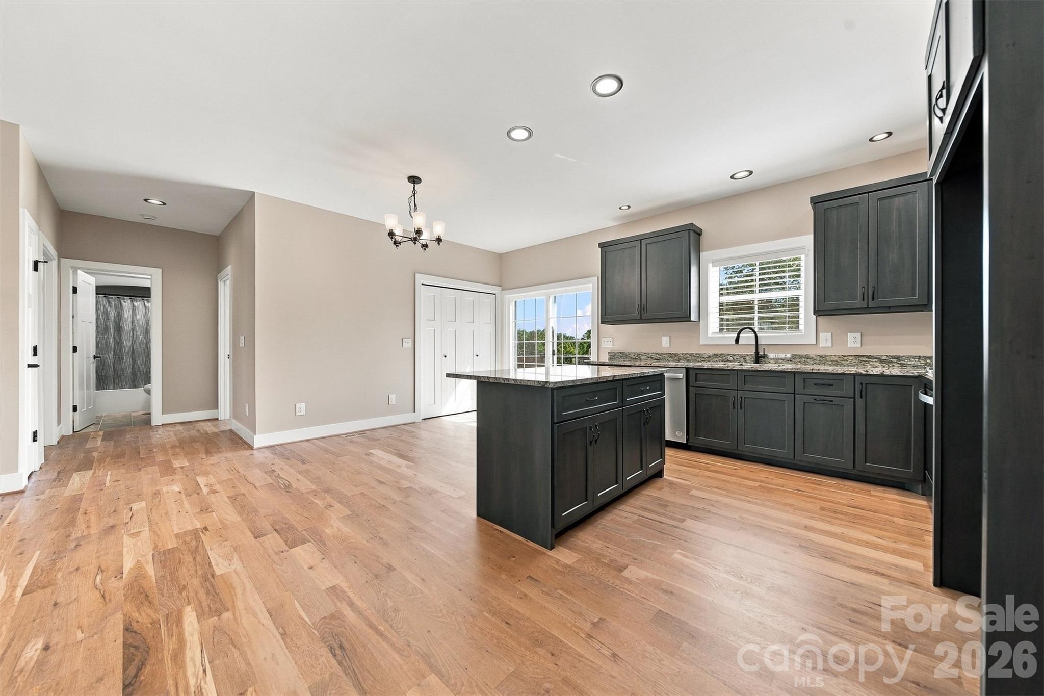 Soft close cabinetry - 2937 Frank Whisnant Road, Morganton