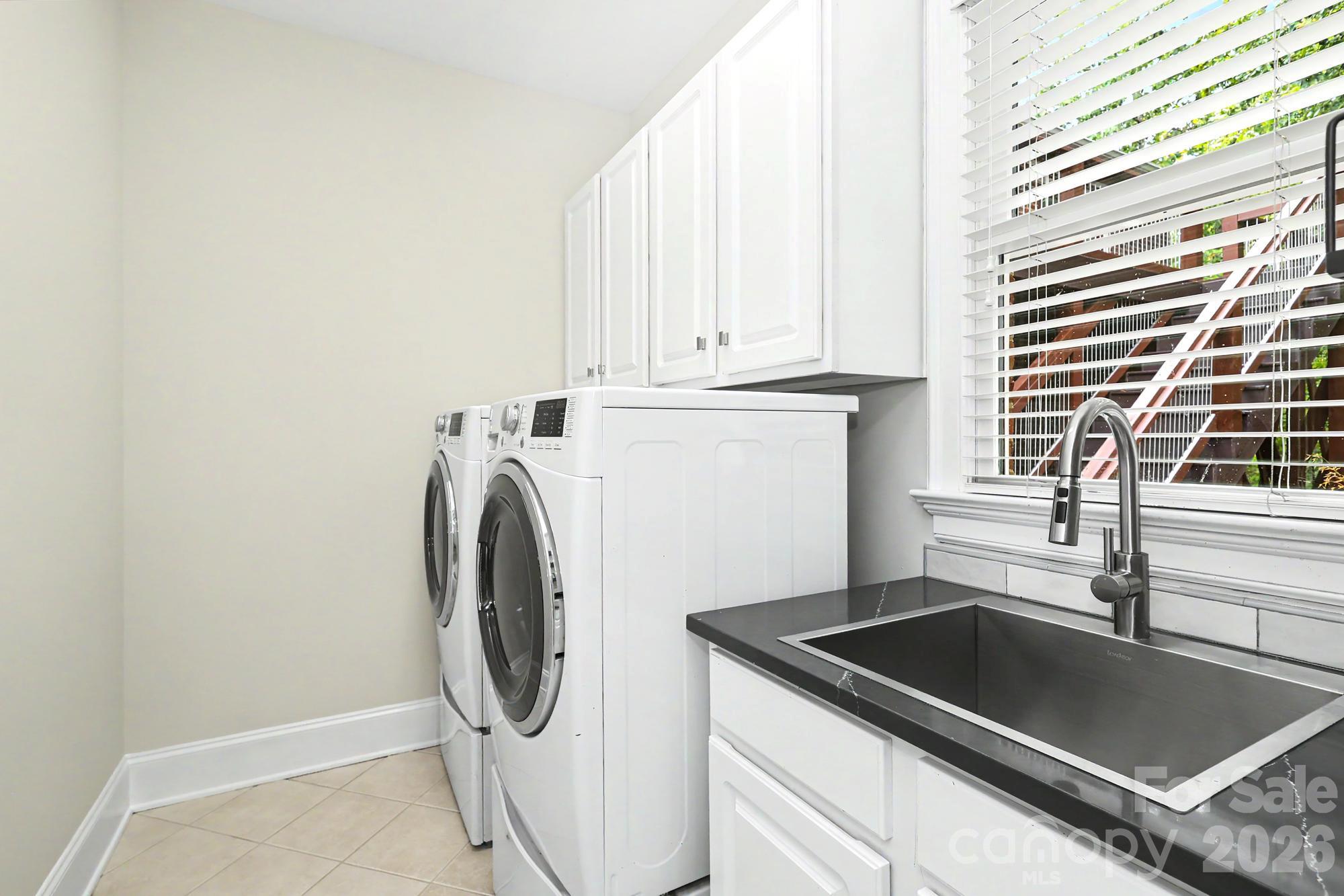 Single Family Residence at 4320 Town And Country Drive, Charlotte, photo 20 of 47