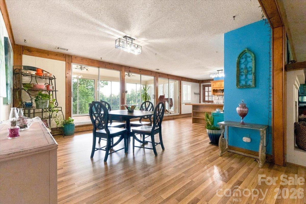 Single Family Residence at 2086 Old Mountain Road, Statesville, photo 10 of 47