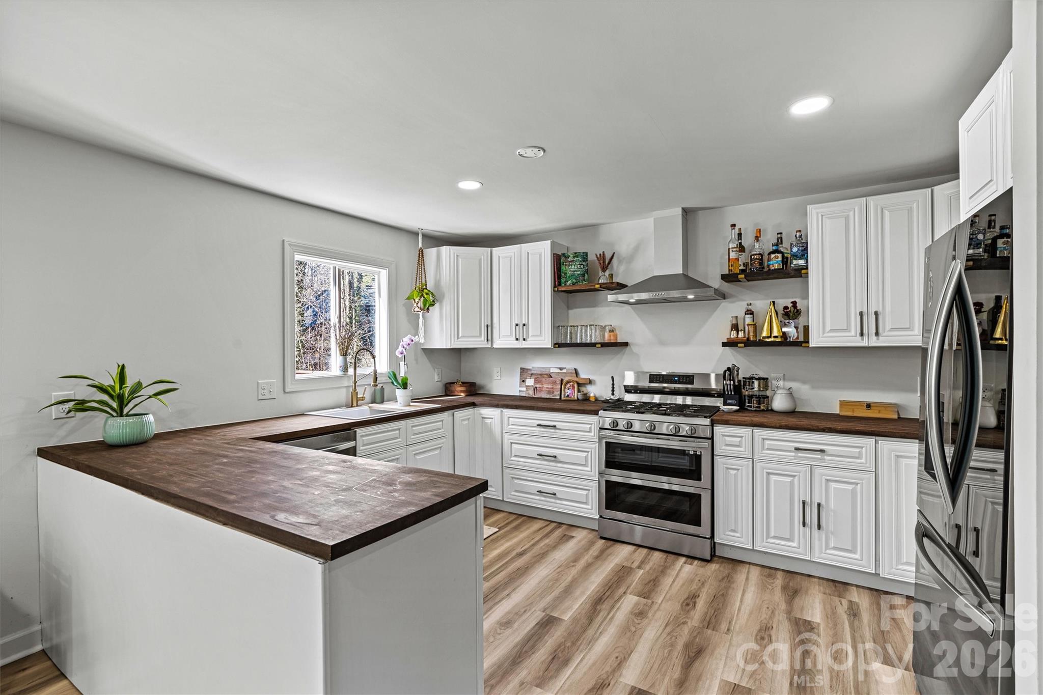 Single Family Residence at 3995 Burton Lane, Denver, photo 13 of 47