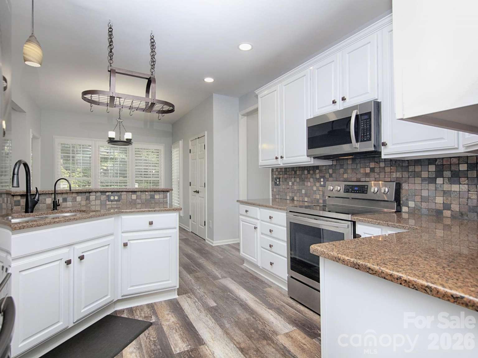 Single Family Residence at 166 Laurel Glen Drive, Mooresville, photo 14 of 40