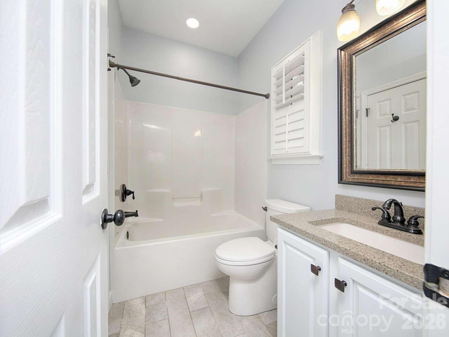 Single Family Residence at 166 Laurel Glen Drive, Mooresville, photo 17 of 40