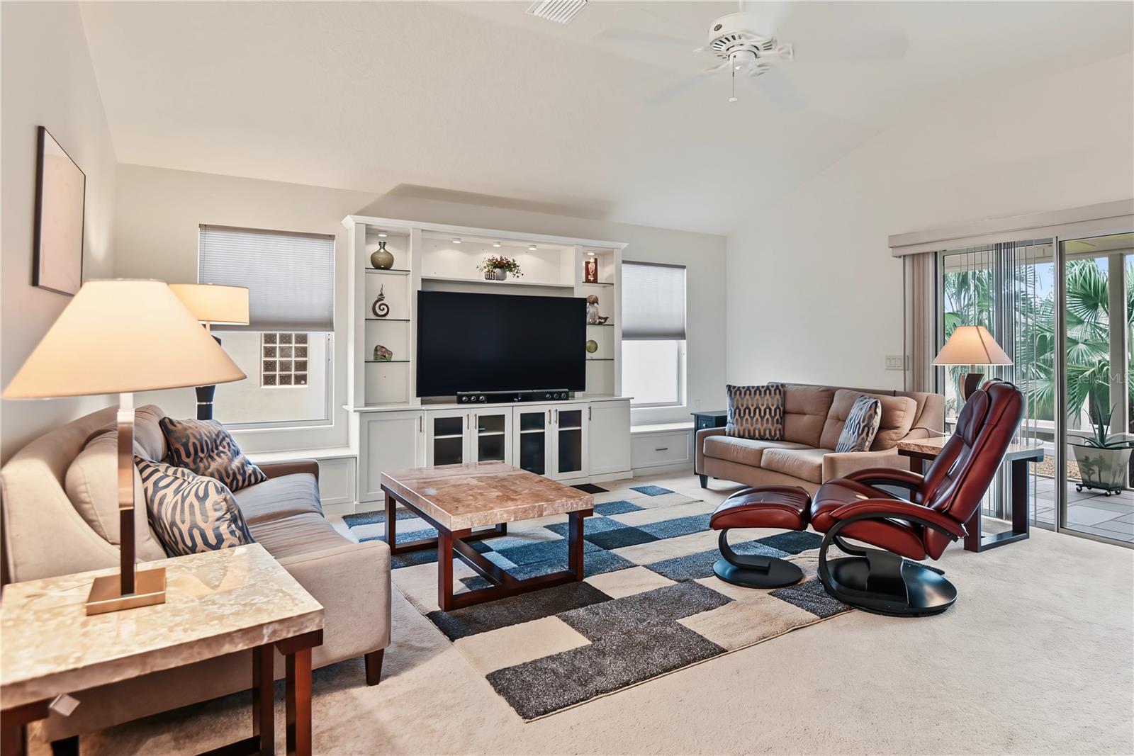 Single Family Residence at 1073 ALCOVE LOOP, THE VILLAGES, photo 8 of 37