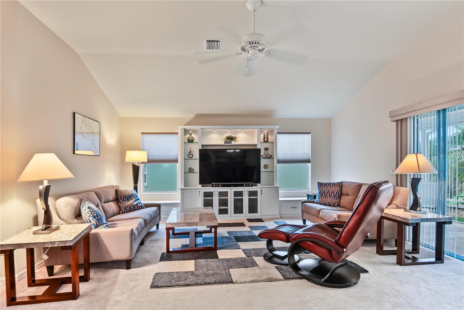 Single Family Residence at 1073 ALCOVE LOOP, THE VILLAGES, photo 9 of 37